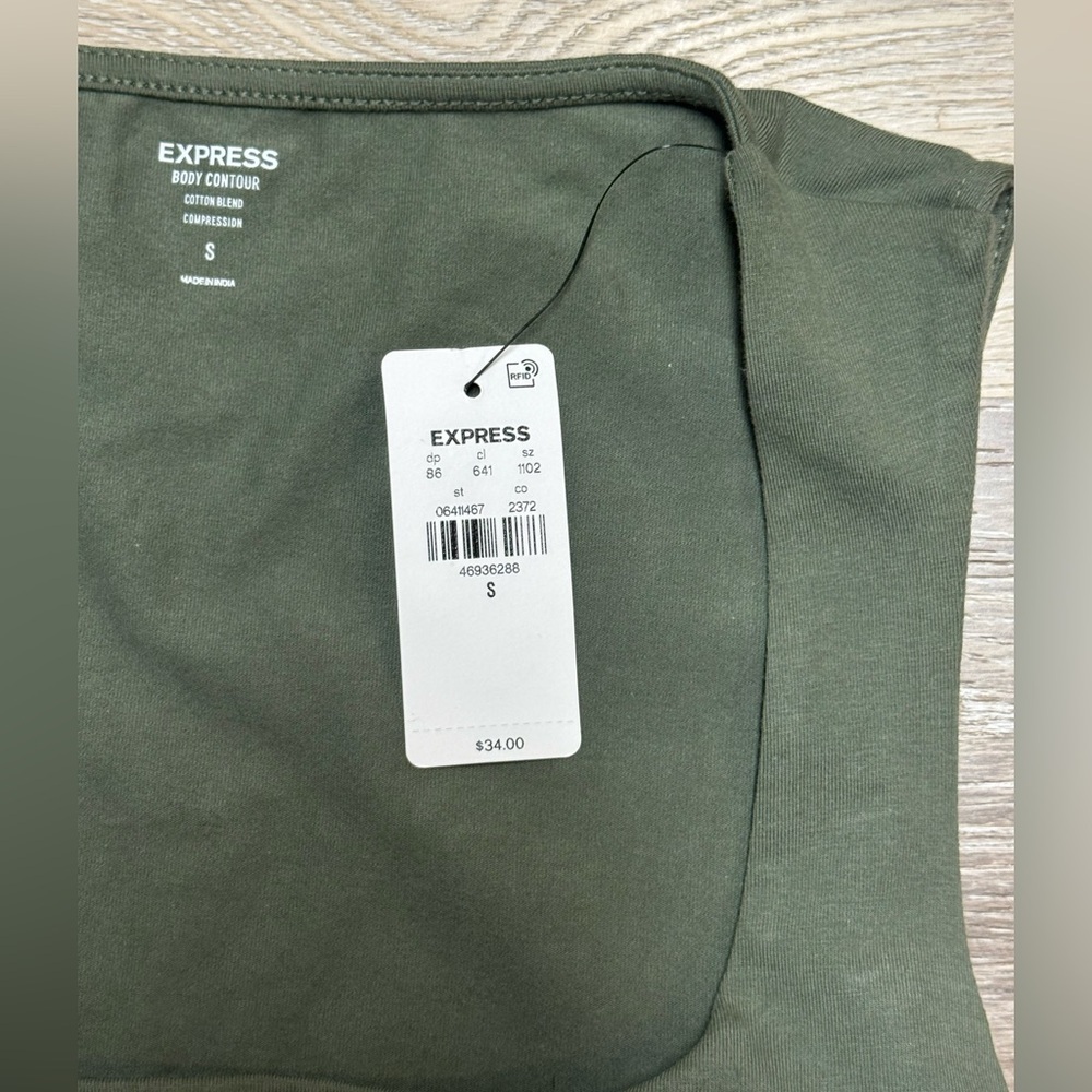 Express NWT stretch body contour square neck top - Picture 3 of 6
